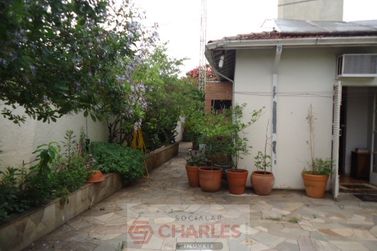 Casa &agrave; venda - 330m&sup2; - Centro