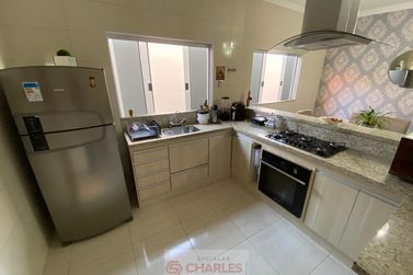 Casa &agrave; venda - 180m&sup2; - Centro