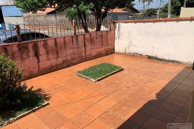 Casa &agrave; venda - 100m&sup2; - Centro
