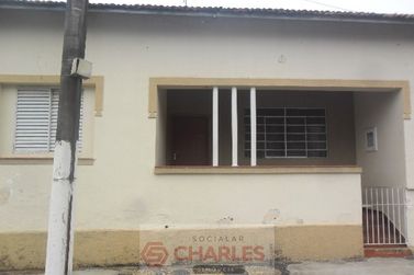 Casa &agrave; venda - 10m&sup2; - Centro