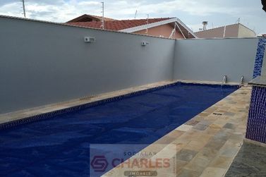 Casa &agrave; venda - 10m&sup2; - Centro