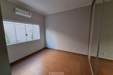 Casa &agrave; venda - 350m&sup2; - Centro