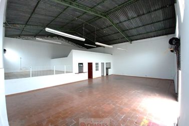 Sal&atilde;o Comercial para alugar - 207m&sup2; - Centro