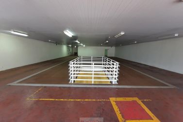 Sal&atilde;o Comercial para alugar - 777m&sup2; - Centro
