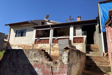 S&iacute;tio &agrave; venda - 450m&sup2; - Centro