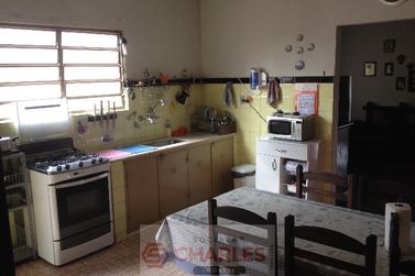 Casa &agrave; venda - 300m&sup2; - Centro