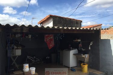 Casa &agrave; venda - 100m&sup2; - Centro