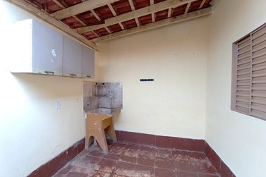 Casa para alugar - 70m&sup2; - Centro