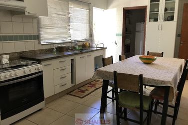 Casa &agrave; venda - 297m&sup2; - Centro