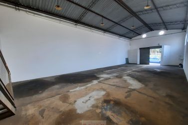 Sal&atilde;o Comercial para alugar - 194m&sup2; - Centro