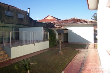 Casa para alugar - 357m&sup2; - Centro