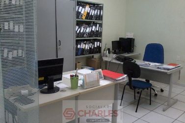 Casa &agrave; venda - 345m&sup2; - Centro