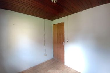 Casa &agrave; venda - 90m&sup2; - Centro
