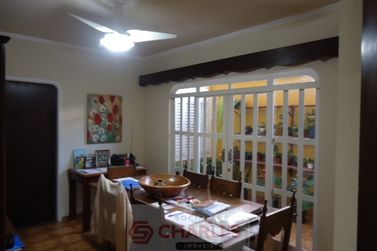 Casa &agrave; venda - 205m&sup2; - Centro