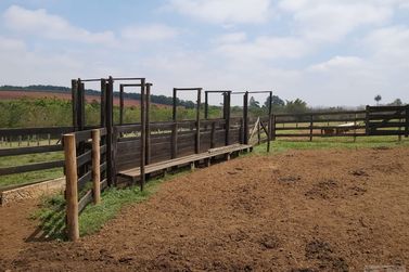 S&iacute;tio &agrave; venda - 10m&sup2; - Centro
