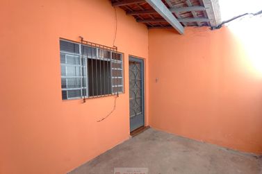 Casa para alugar - 100m&sup2; - Centro