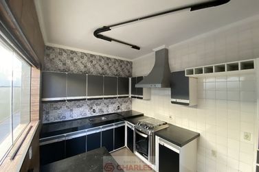 Casa &agrave; venda - 235m&sup2; - Centro