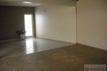 Casa &agrave; venda - 300m&sup2; - Centro