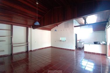 S&iacute;tio para alugar - 320m&sup2; - Centro