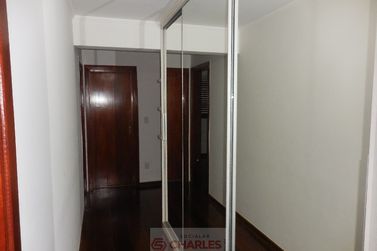 Apartamento &agrave; venda - 180m&sup2; - Centro