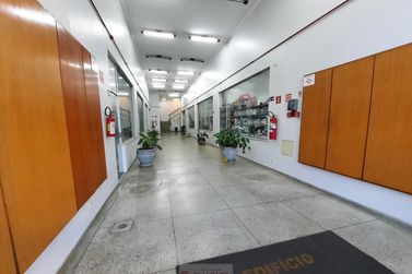 Sal&atilde;o Comercial para alugar - 30m&sup2; - Centro