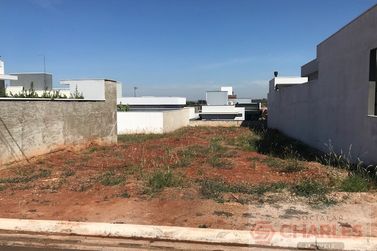 Terreno &agrave; venda - 10m&sup2; - Centro