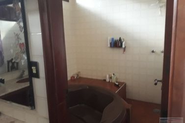 Casa &agrave; venda - 500m&sup2; - Centro