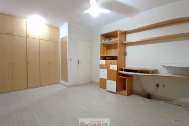 Casa &agrave; venda - 600m&sup2; - Centro