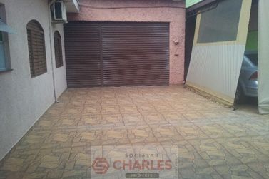 Sal&atilde;o Comercial &agrave; venda - 656m&sup2; - Centro