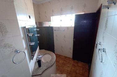 Casa para alugar - 130m&sup2; - Centro