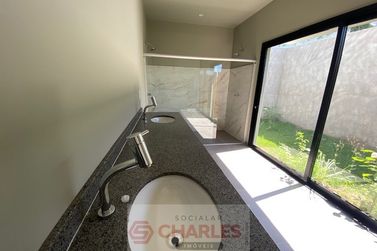 Casa &agrave; venda - 300m&sup2; - Centro