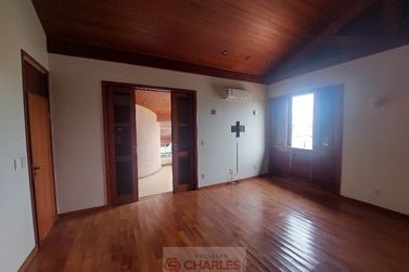 Casa para alugar - 360m&sup2; - Centro