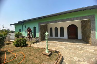 Casa &agrave; venda - 293m&sup2; - Centro