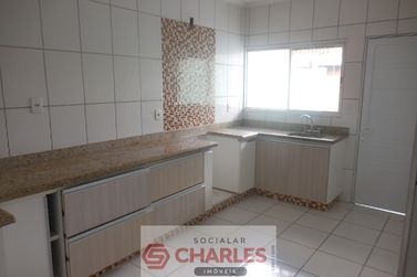 Casa &agrave; venda - 102m&sup2; - Centro