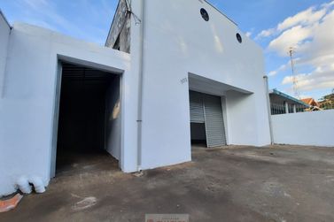 Sal&atilde;o Comercial para alugar - 194m&sup2; - Centro