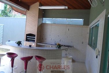 Casa &agrave; venda - 248m&sup2; - Centro