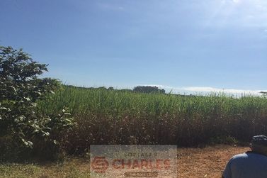 S&iacute;tio &agrave; venda - 10m&sup2; - Centro