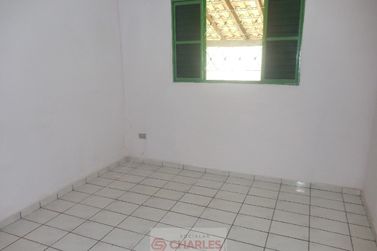 Casa para alugar - 10m&sup2; - Centro