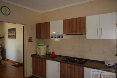 Casa &agrave; venda - 200m&sup2; - Centro
