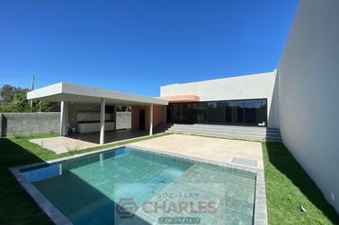 Casa &agrave; venda - 300m&sup2; - Centro