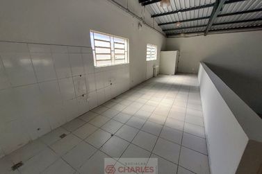 Sal&atilde;o Comercial para alugar - 302m&sup2; - Centro