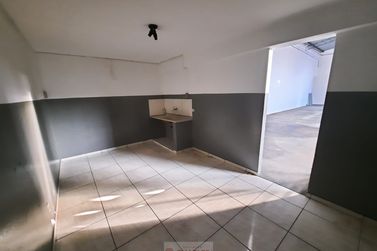 Sal&atilde;o Comercial para alugar - 194m&sup2; - Centro