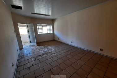 Sal&atilde;o Comercial para alugar - 26m&sup2; - Centro