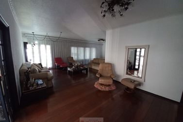 Casa &agrave; venda - 431m&sup2; - Centro