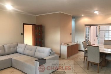 Casa &agrave; venda - 190m&sup2; - Centro