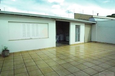 Casa &agrave; venda - 250m&sup2; - Centro