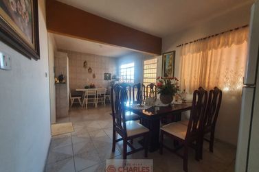 Casa para alugar - 173m&sup2; - Centro