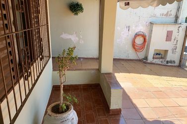 Casa &agrave; venda - 100m&sup2; - Centro