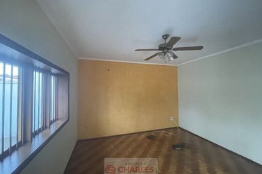 Casa &agrave; venda - 10m&sup2; - Centro