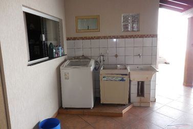 Casa &agrave; venda - 200m&sup2; - Centro